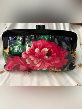 Vintage Estro Di Firenze made in Italy Glossy Black and Floral Clutch Bag